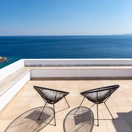 La Chapelle Est & Guest Agios Romanos