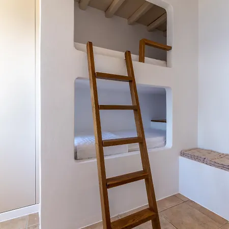 La Chapelle Est & Guest *